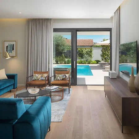 Tereza Zadarvillas *