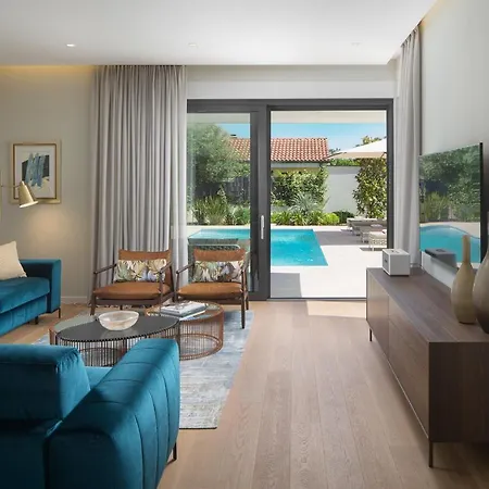 Tereza Zadarvillas *