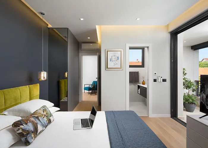 Tereza Zadarvillas *